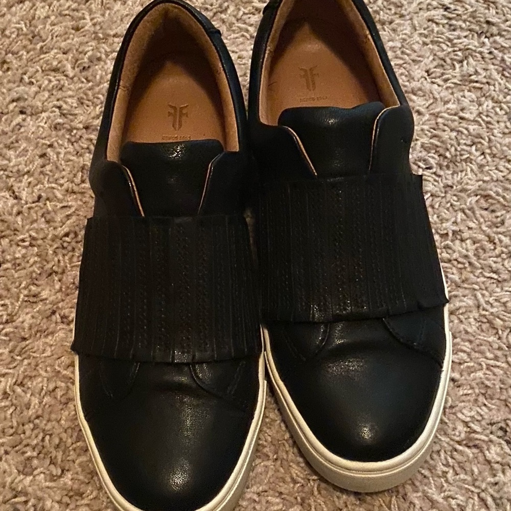 Frye Ivy Gore Slip On SZ 7.5 in black